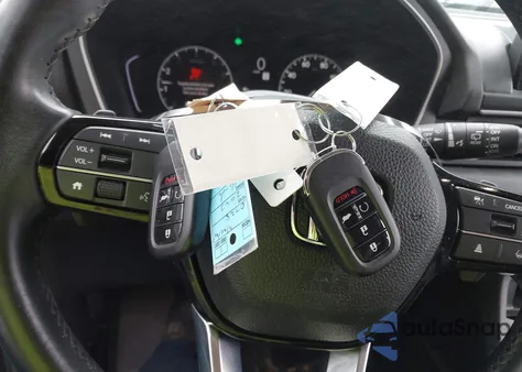 2023 Honda Pilot 2Wd Touring z USA, uszkodzony, nr VIN 5FNYG2H75PB000728